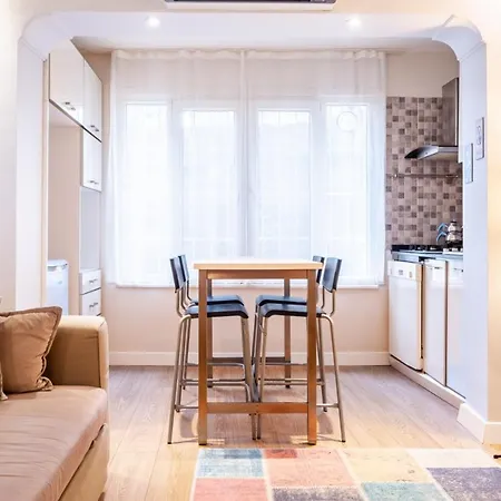 Vibrant Flat Close To Zorlu Διαμέρισμα Κωνσταντινούπολη