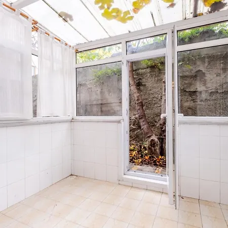 Vibrant Flat Close To Zorlu
